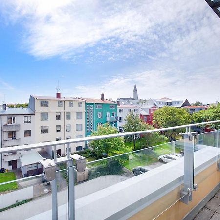 Penthouse Apartment On The Main Shopping Street Reykjavik Exterior photo